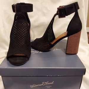 Universal Thread Goods Black Bootie Sandals
